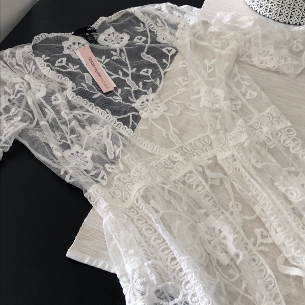 Lace white floor length robe NWT